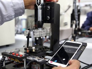 The Challenges of Designing a Smartphone with Long-Lasting Battery